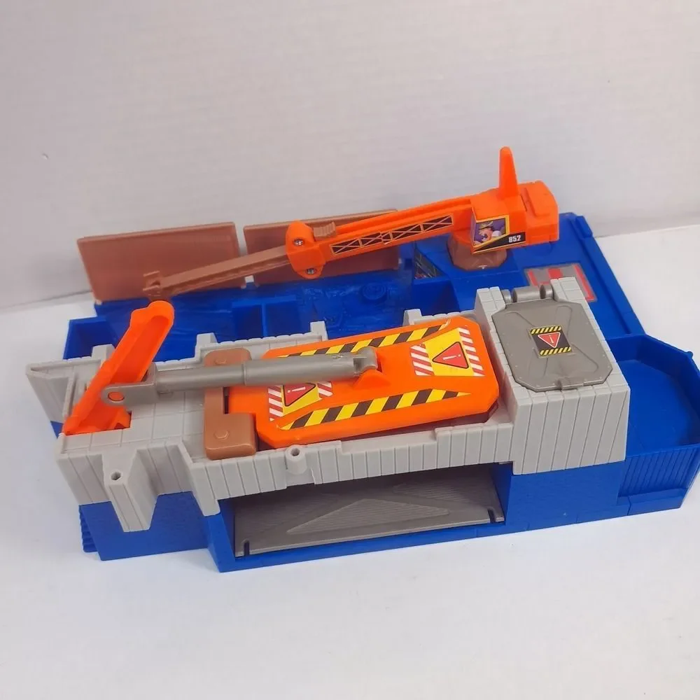 Hot Wheels Car Crusher Action Playset H9575 1998 track junkyard Vintage PARTS